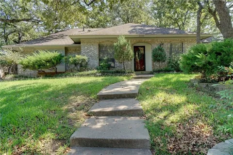 5705 Royal Club Drive