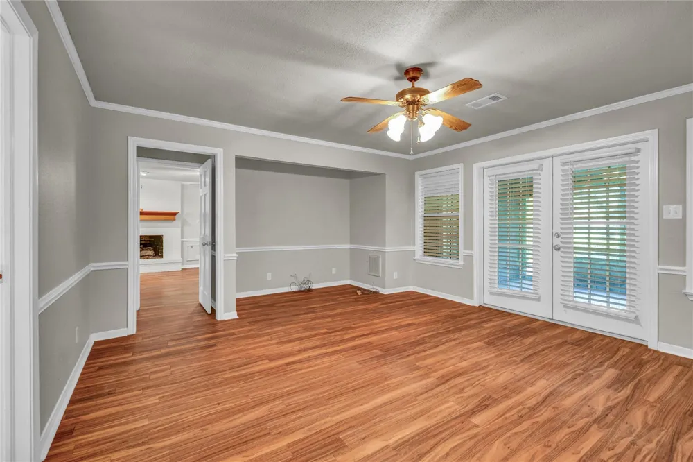 235 S Amherst Drive West Columbia, TX 77486