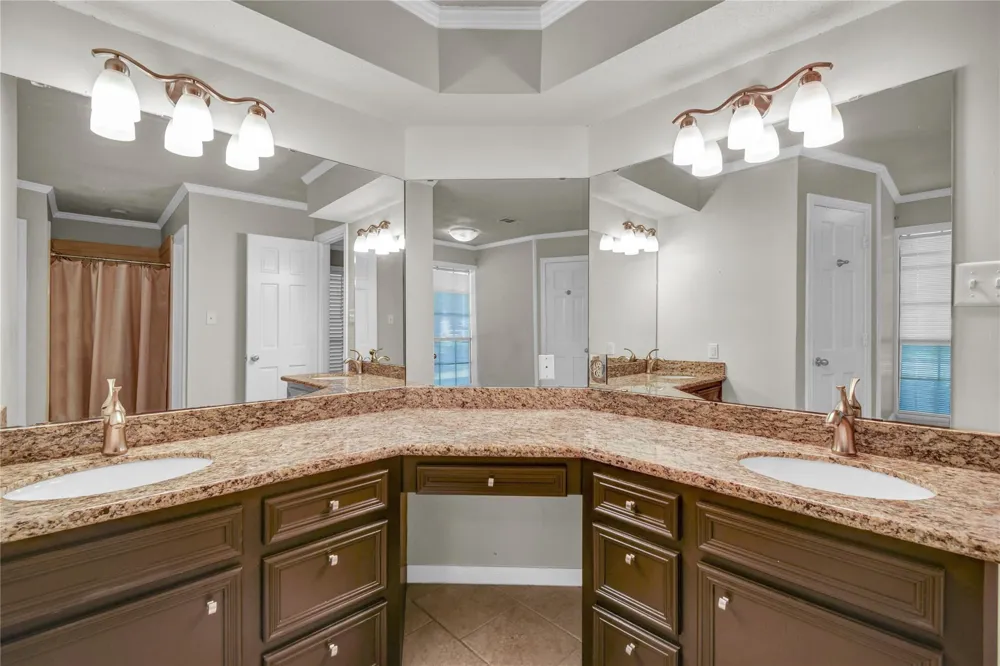 235 S Amherst Drive West Columbia, TX 77486