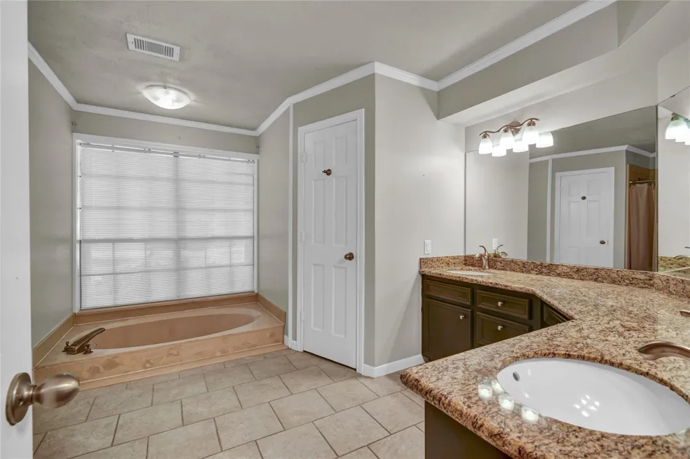 235 S Amherst Drive West Columbia, TX 77486