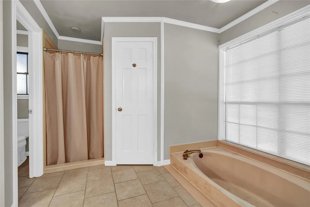 235 S Amherst Drive West Columbia, TX 77486