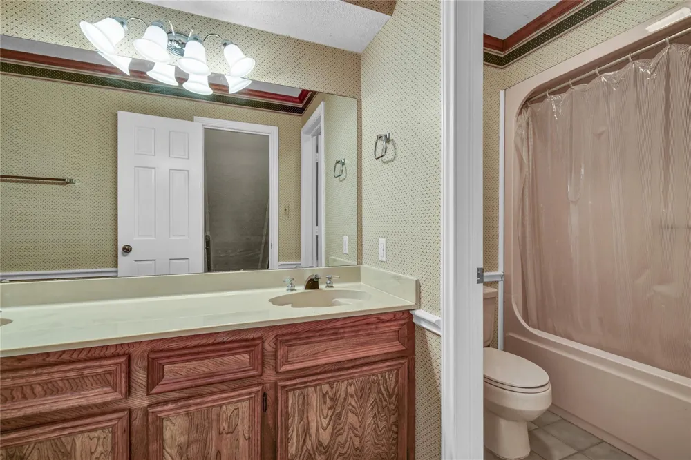 235 S Amherst Drive West Columbia, TX 77486