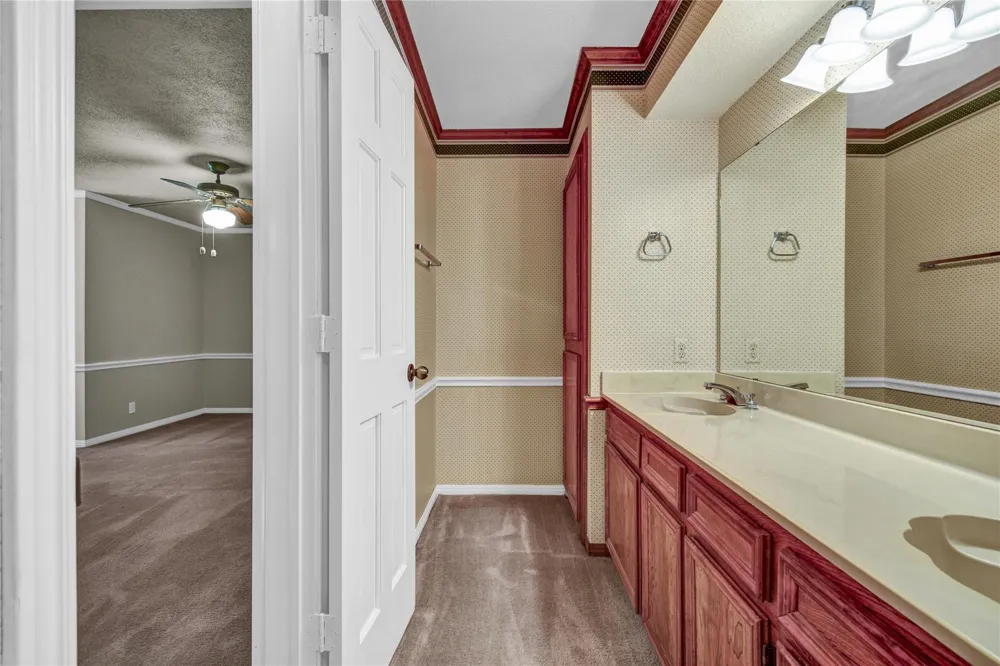 235 S Amherst Drive West Columbia, TX 77486