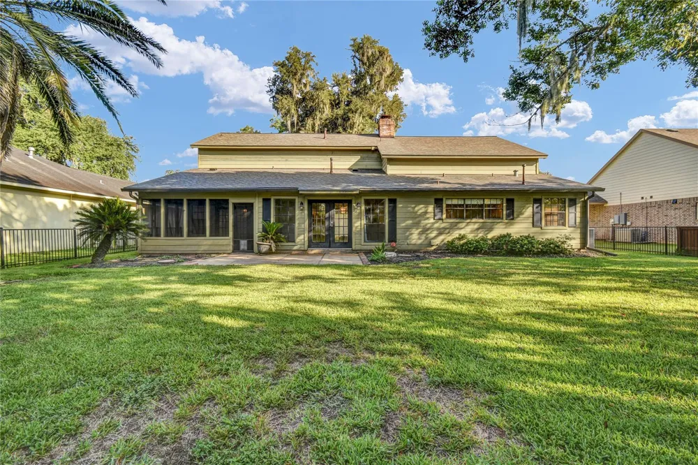 235 S Amherst Drive West Columbia, TX 77486