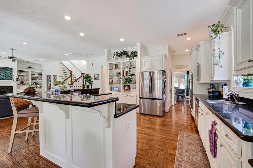 5217 Beech Street Bellaire, TX 77401