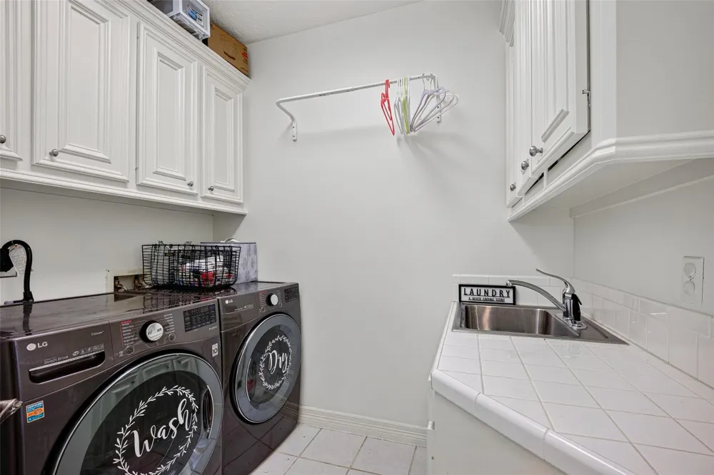 5217 Beech Street Bellaire, TX 77401