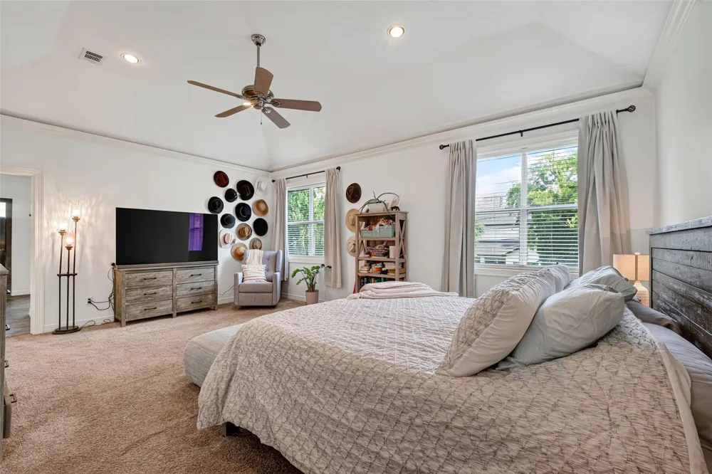 5217 Beech Street Bellaire, TX 77401