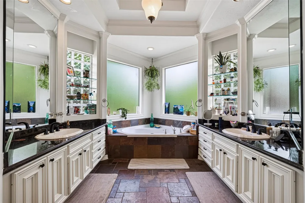 5217 Beech Street Bellaire, TX 77401