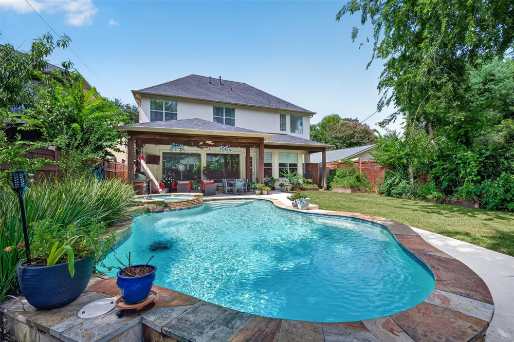 5217 Beech Street Bellaire, TX 77401