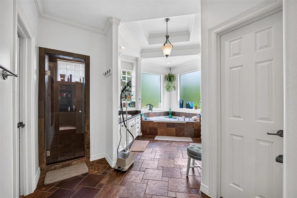 5217 Beech Street Bellaire, TX 77401