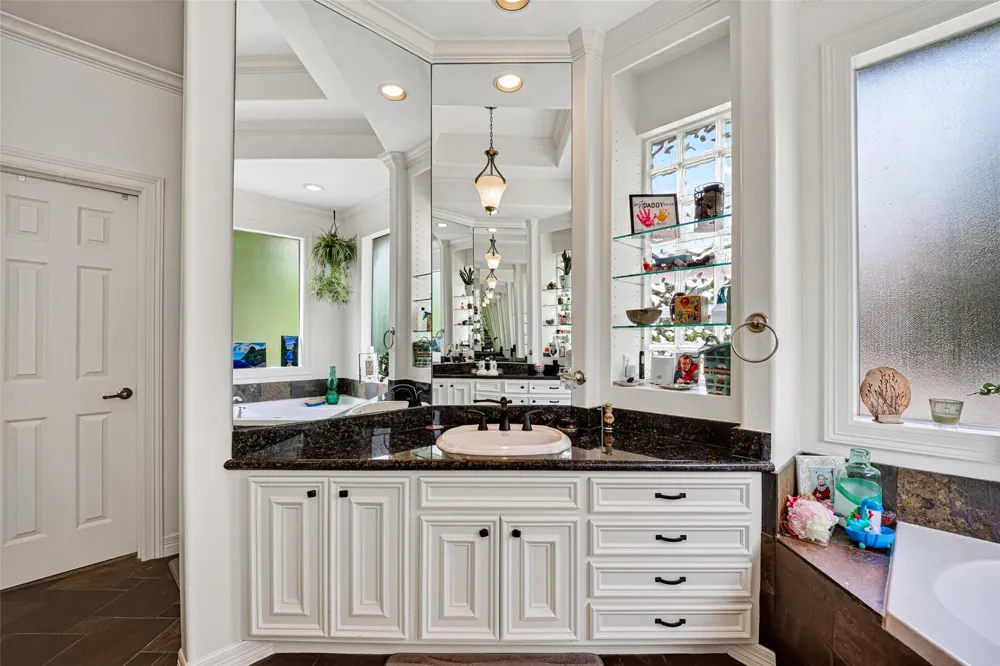 5217 Beech Street Bellaire, TX 77401