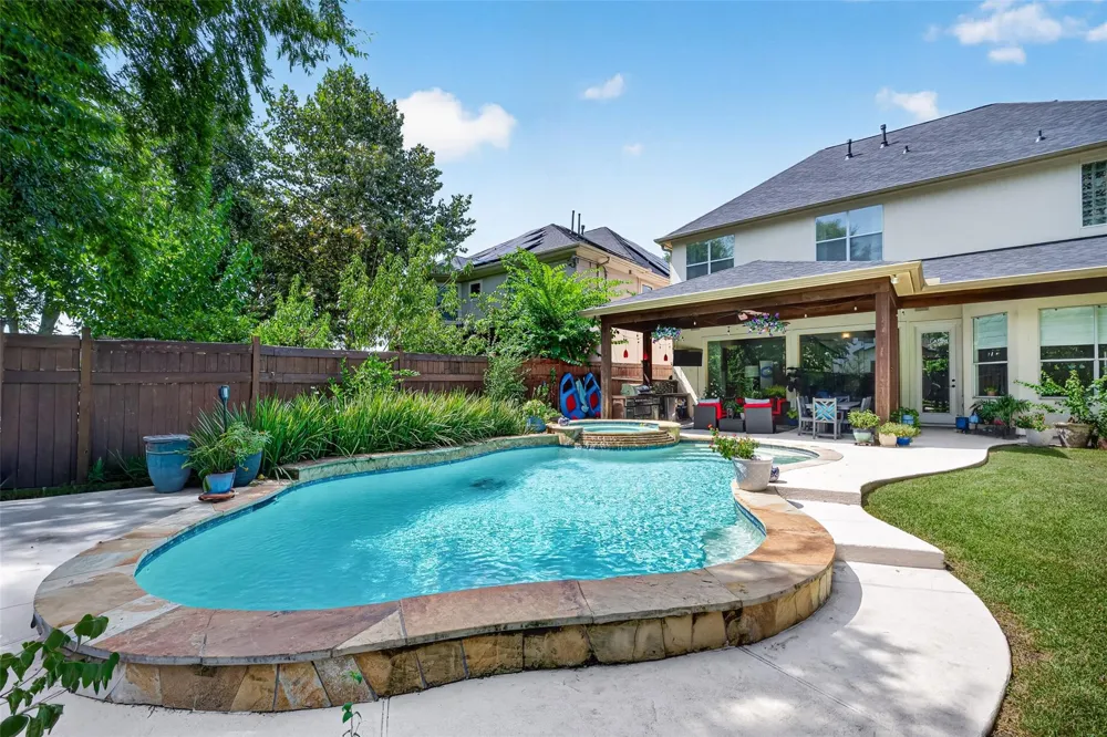 5217 Beech Street Bellaire, TX 77401