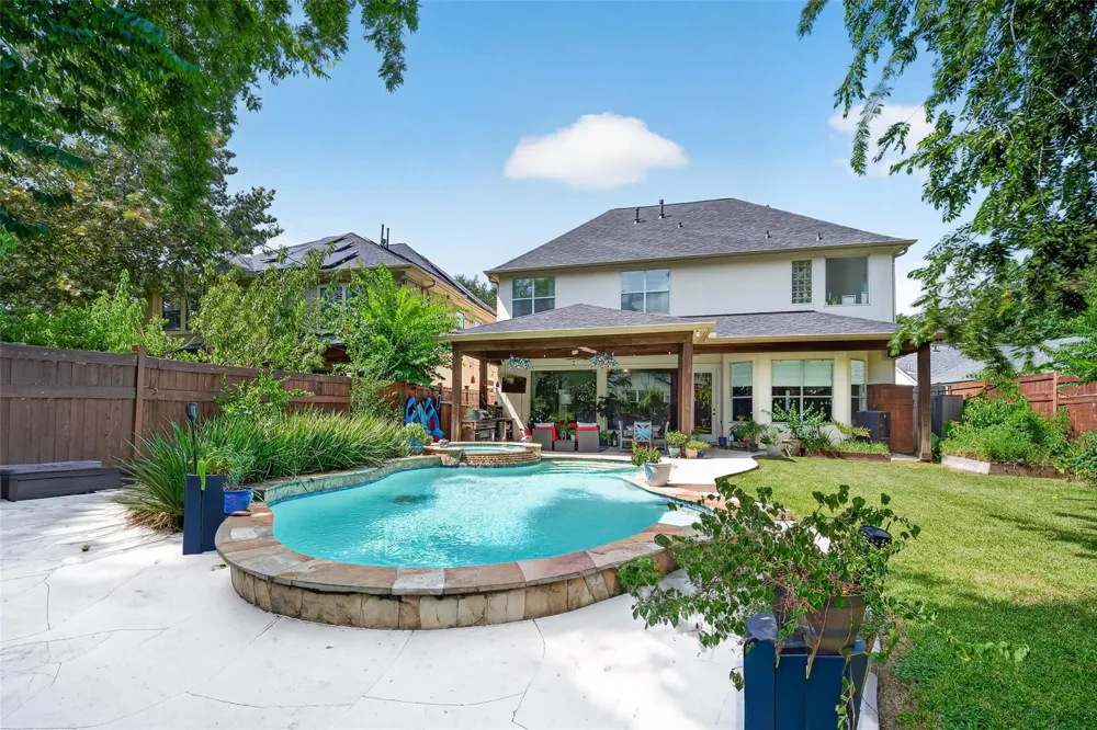 5217 Beech Street Bellaire, TX 77401