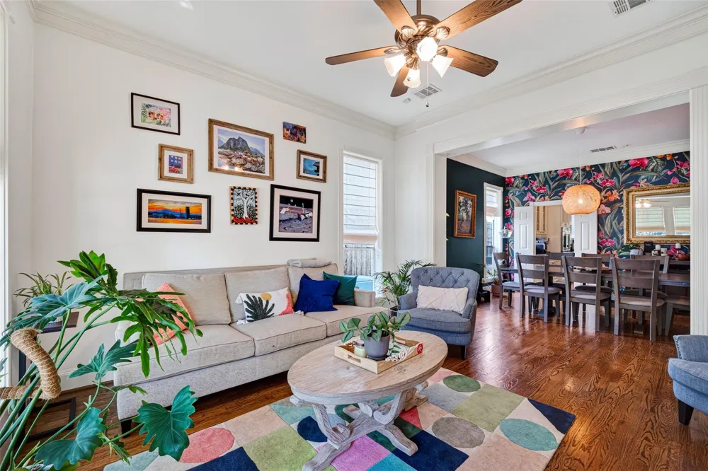 5217 Beech Street Bellaire, TX 77401