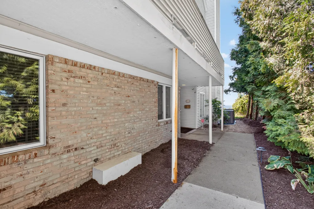 1802 Lakeshore Drive #6 St. Joseph, MI 49085