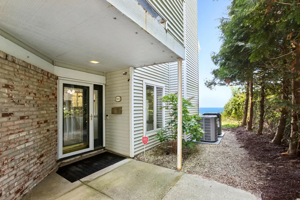 1802 Lakeshore Drive #6 St. Joseph, MI 49085