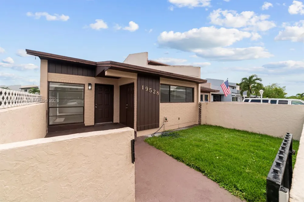 19528 NW 55th Cir Pl #19528 Miami Gardens, FL 33055