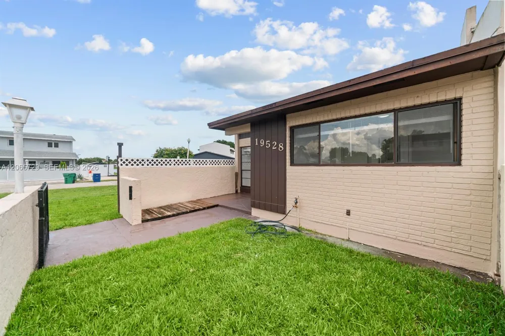 19528 NW 55th Cir Pl #19528 Miami Gardens, FL 33055