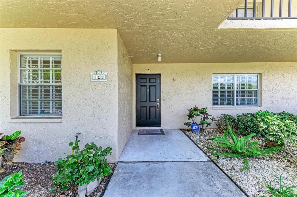 6999 W COUNTRY CLUB DRIVE #123 Sarasota, FL 34243