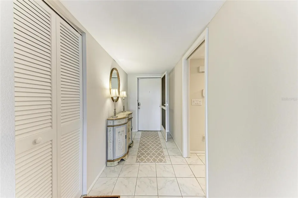 6999 W COUNTRY CLUB DRIVE #123 Sarasota, FL 34243