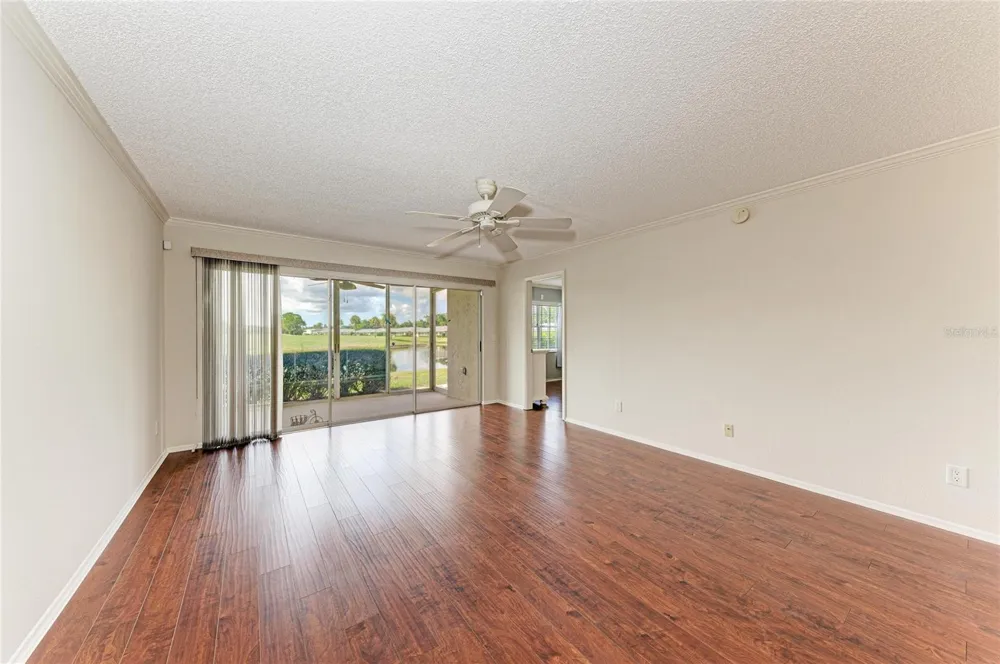 6999 W COUNTRY CLUB DRIVE #123 Sarasota, FL 34243
