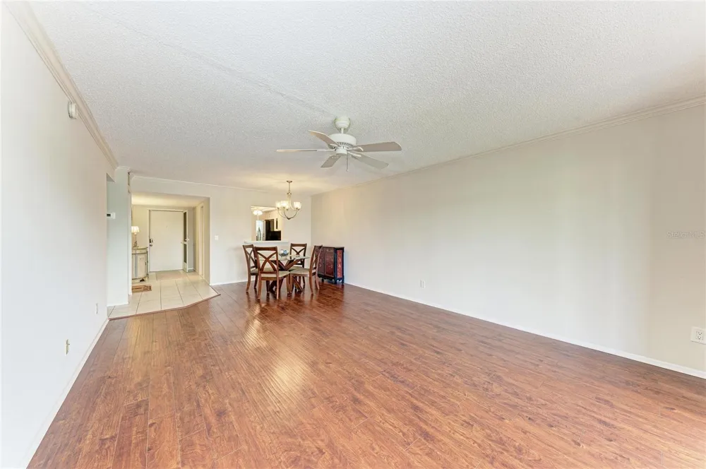 6999 W COUNTRY CLUB DRIVE #123 Sarasota, FL 34243