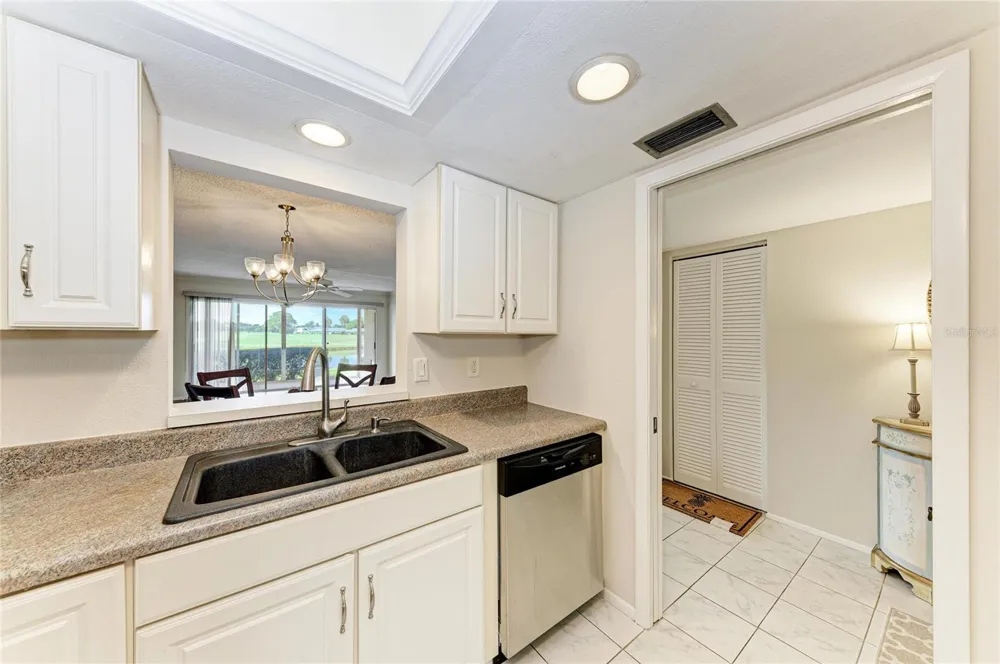 6999 W COUNTRY CLUB DRIVE #123 Sarasota, FL 34243