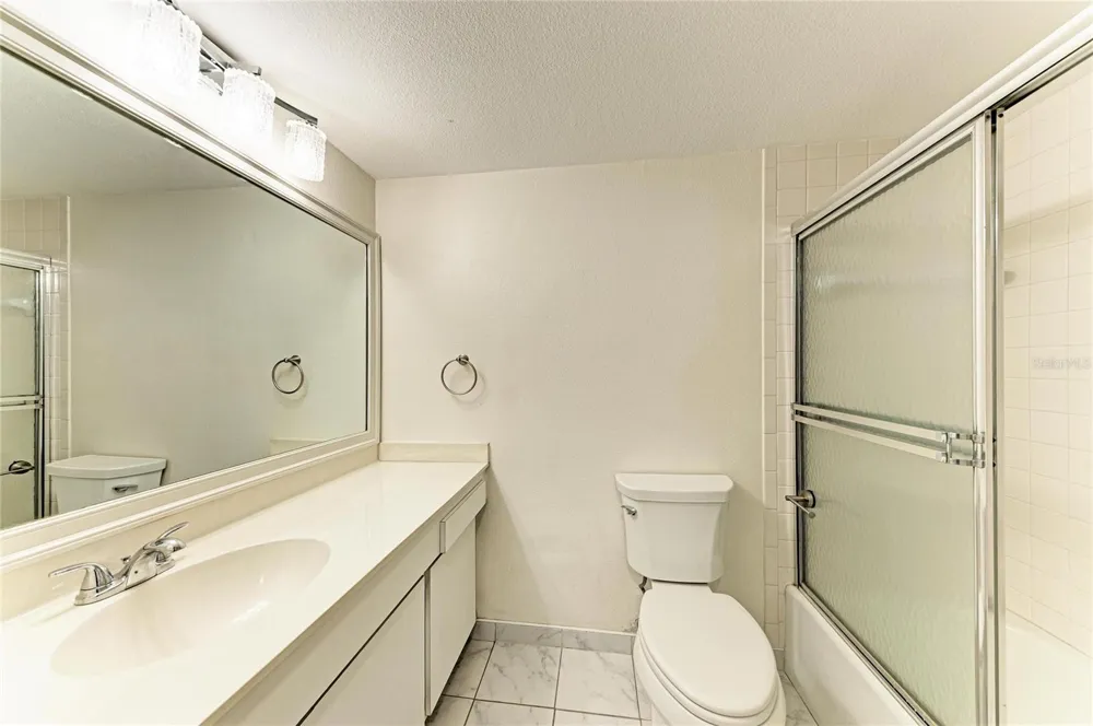 6999 W COUNTRY CLUB DRIVE #123 Sarasota, FL 34243