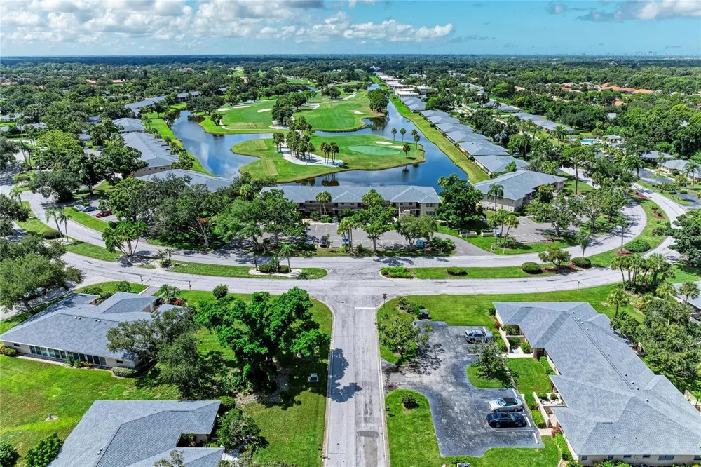 6999 W COUNTRY CLUB DRIVE #123 Sarasota, FL 34243