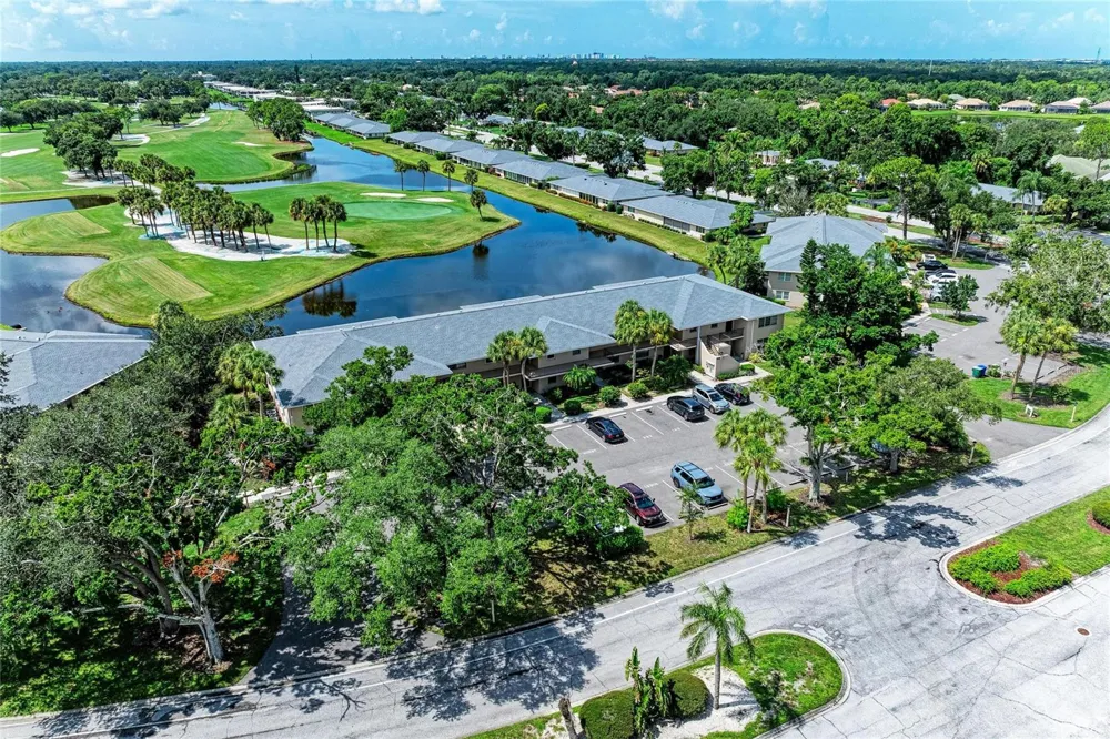 6999 W COUNTRY CLUB DRIVE #123 Sarasota, FL 34243