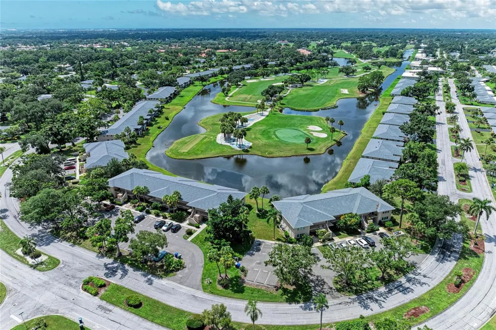 6999 W COUNTRY CLUB DRIVE #123 Sarasota, FL 34243