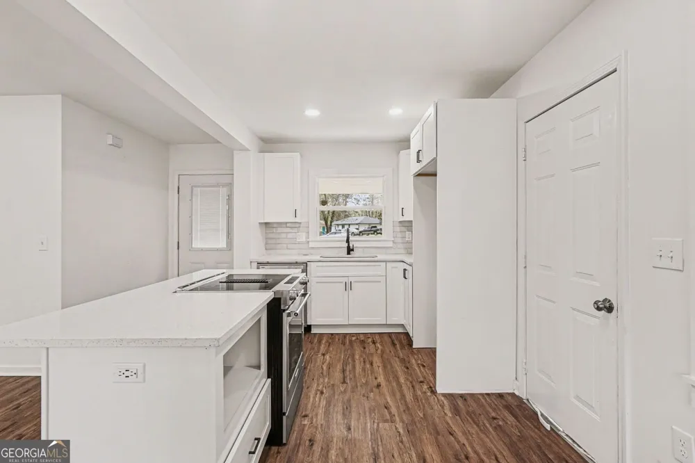 1875 Creekside CT Decatur, GA 30032