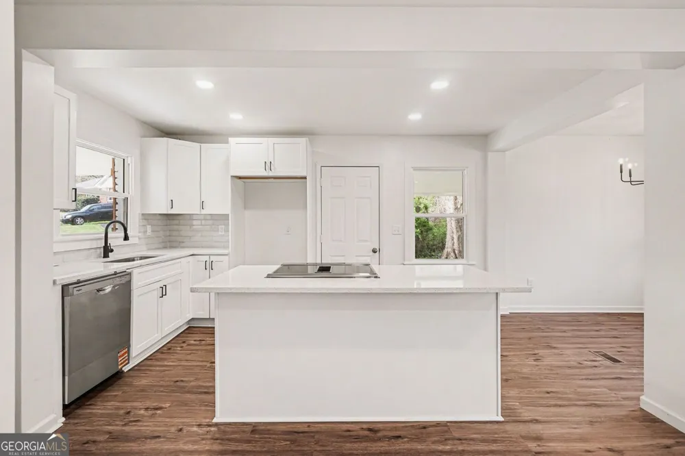 1875 Creekside CT Decatur, GA 30032