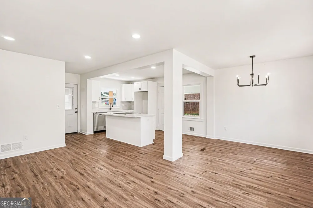 1875 Creekside CT Decatur, GA 30032