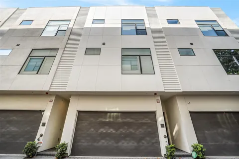 1004 California Street #203