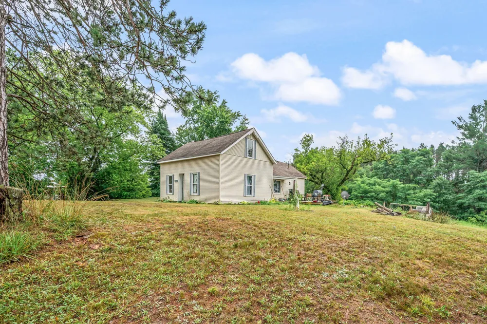 10055 8 Mile Road Evart, MI 49631