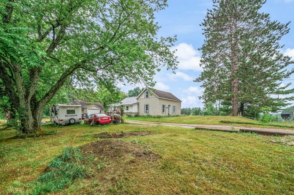 10055 8 Mile Road Evart, MI 49631