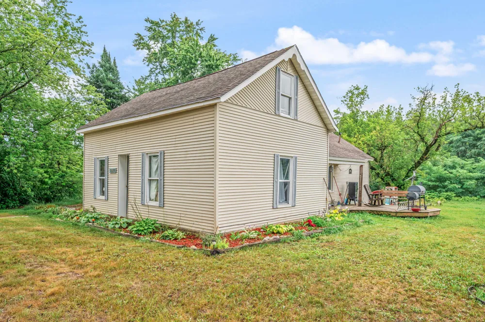 10055 8 Mile Road Evart, MI 49631