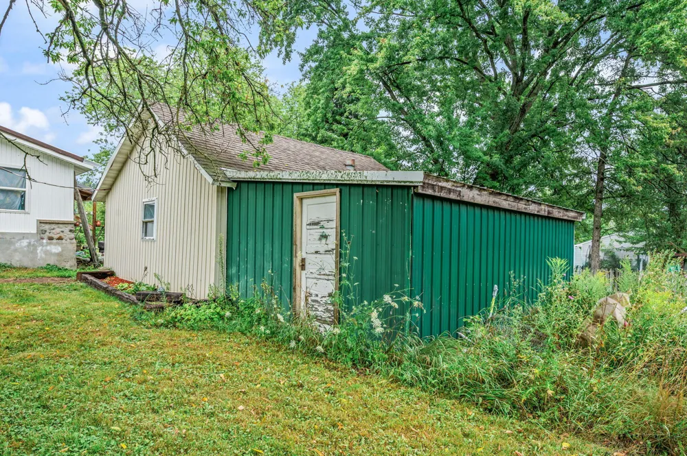 10055 8 Mile Road Evart, MI 49631