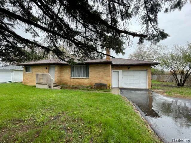 5122 W BRISTOL ROAD Flint Charter Township, MI 48507