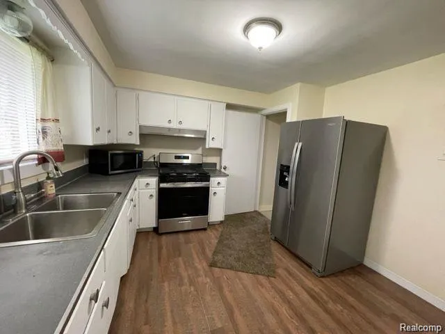 5122 W BRISTOL ROAD Flint Charter Township, MI 48507
