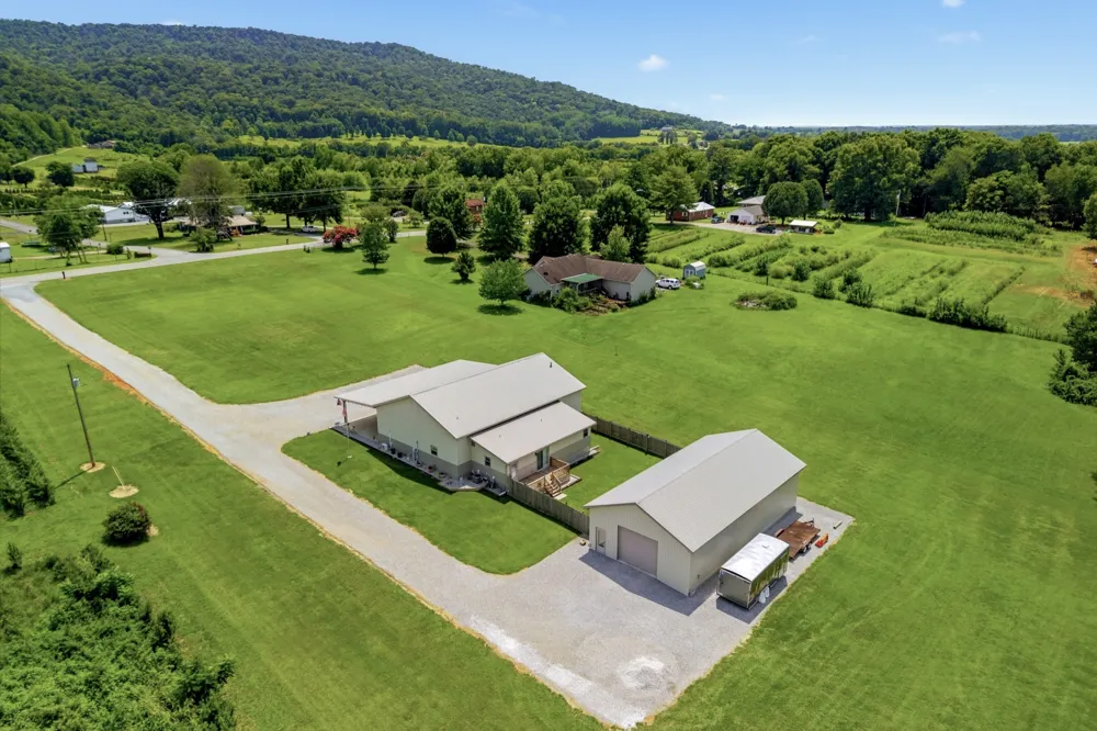2097 Shellsford Rd McMinnville, TN 37110