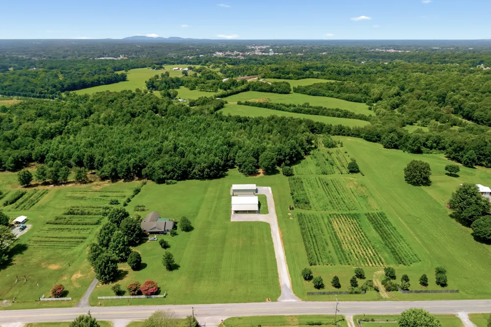 2097 Shellsford Rd McMinnville, TN 37110