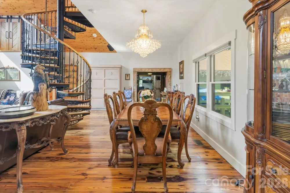 2533 Coopers Creek Road Bryson City, NC 28713