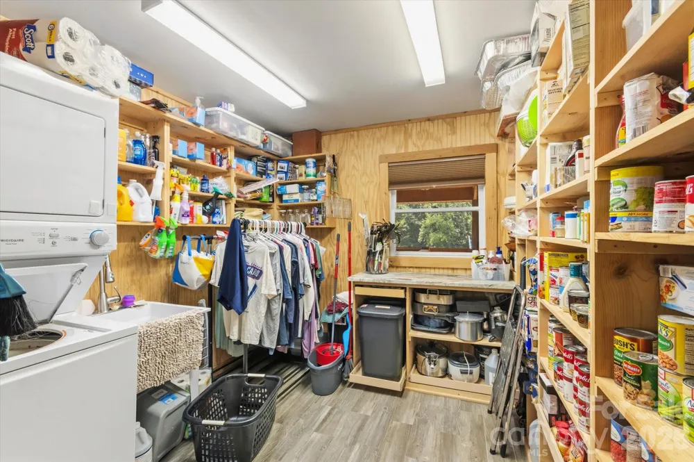 2533 Coopers Creek Road Bryson City, NC 28713