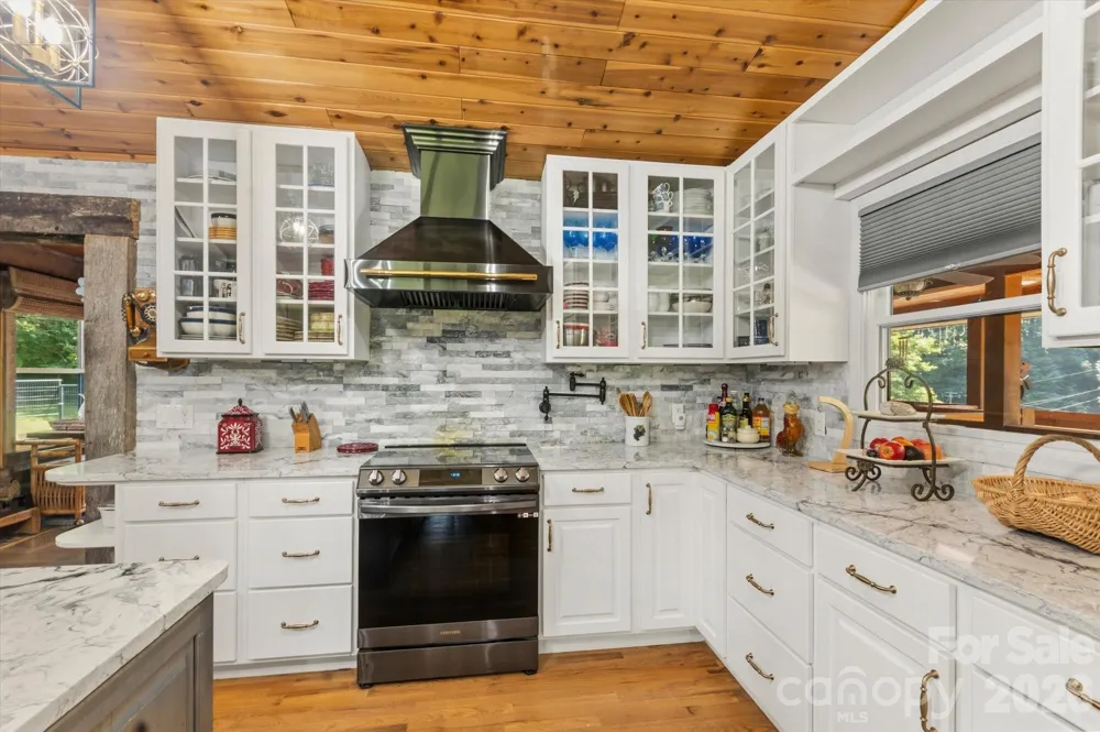 2533 Coopers Creek Road Bryson City, NC 28713