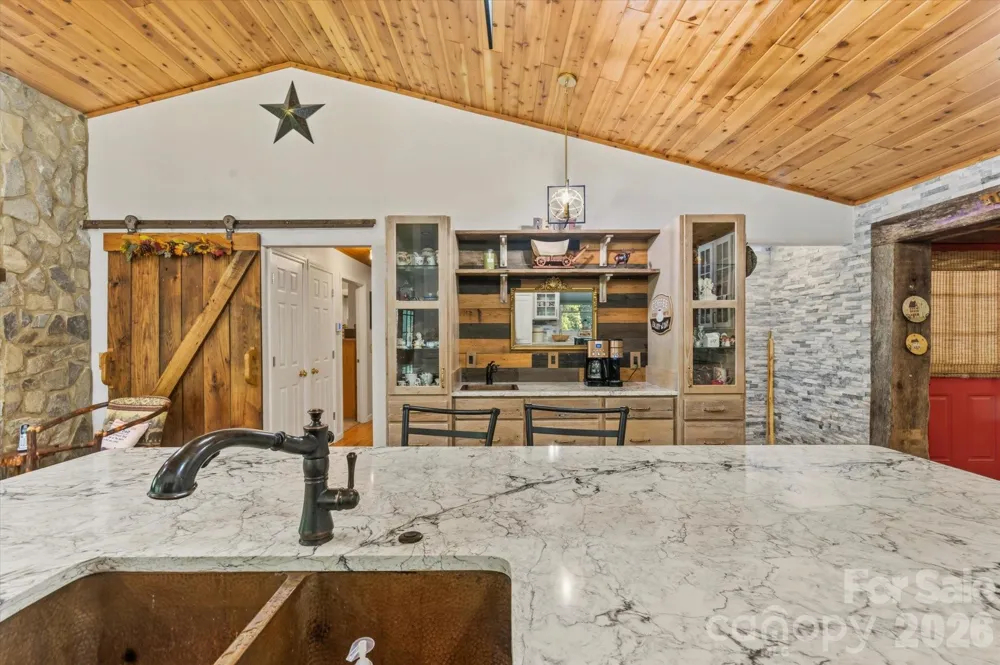 2533 Coopers Creek Road Bryson City, NC 28713