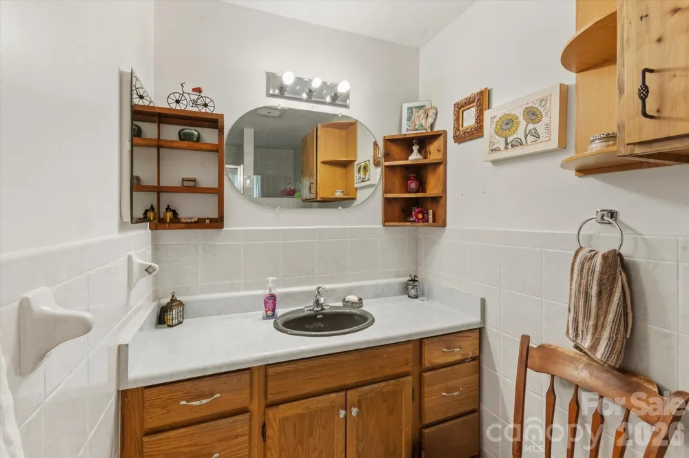 2533 Coopers Creek Road Bryson City, NC 28713