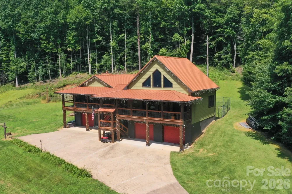 2533 Coopers Creek Road Bryson City, NC 28713