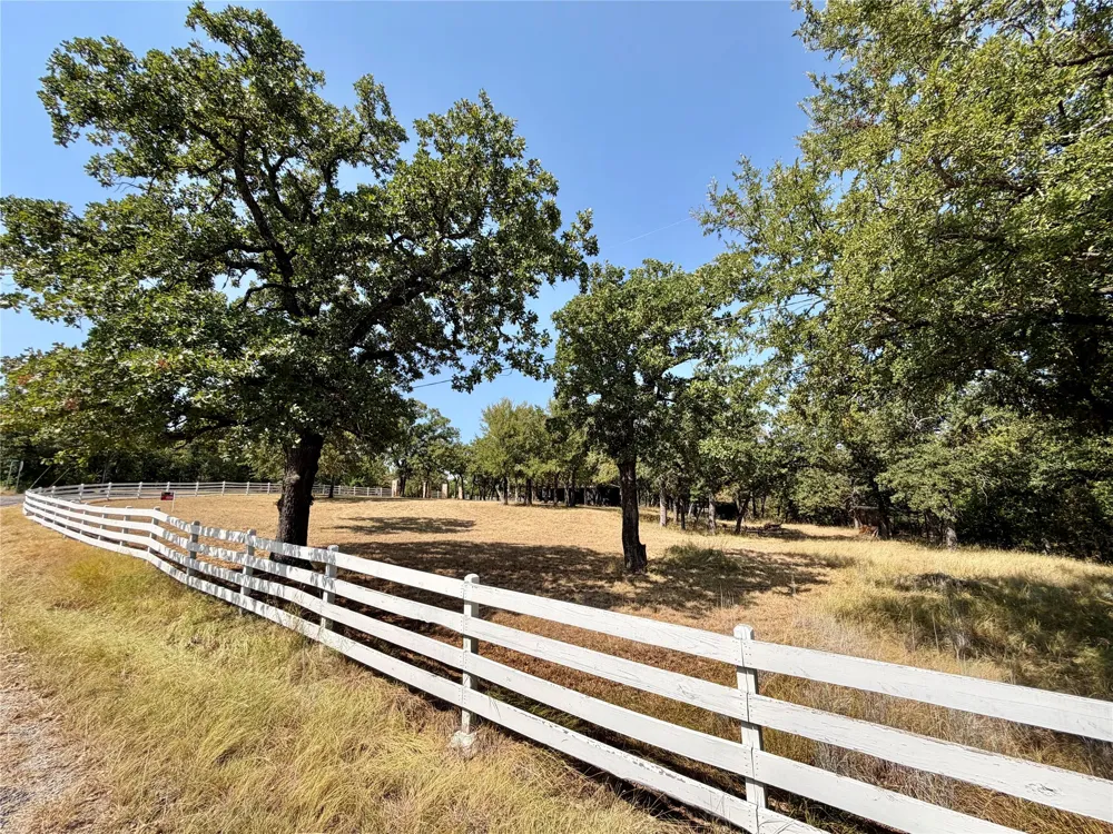 469 County Road 1743 Chico, TX 76431